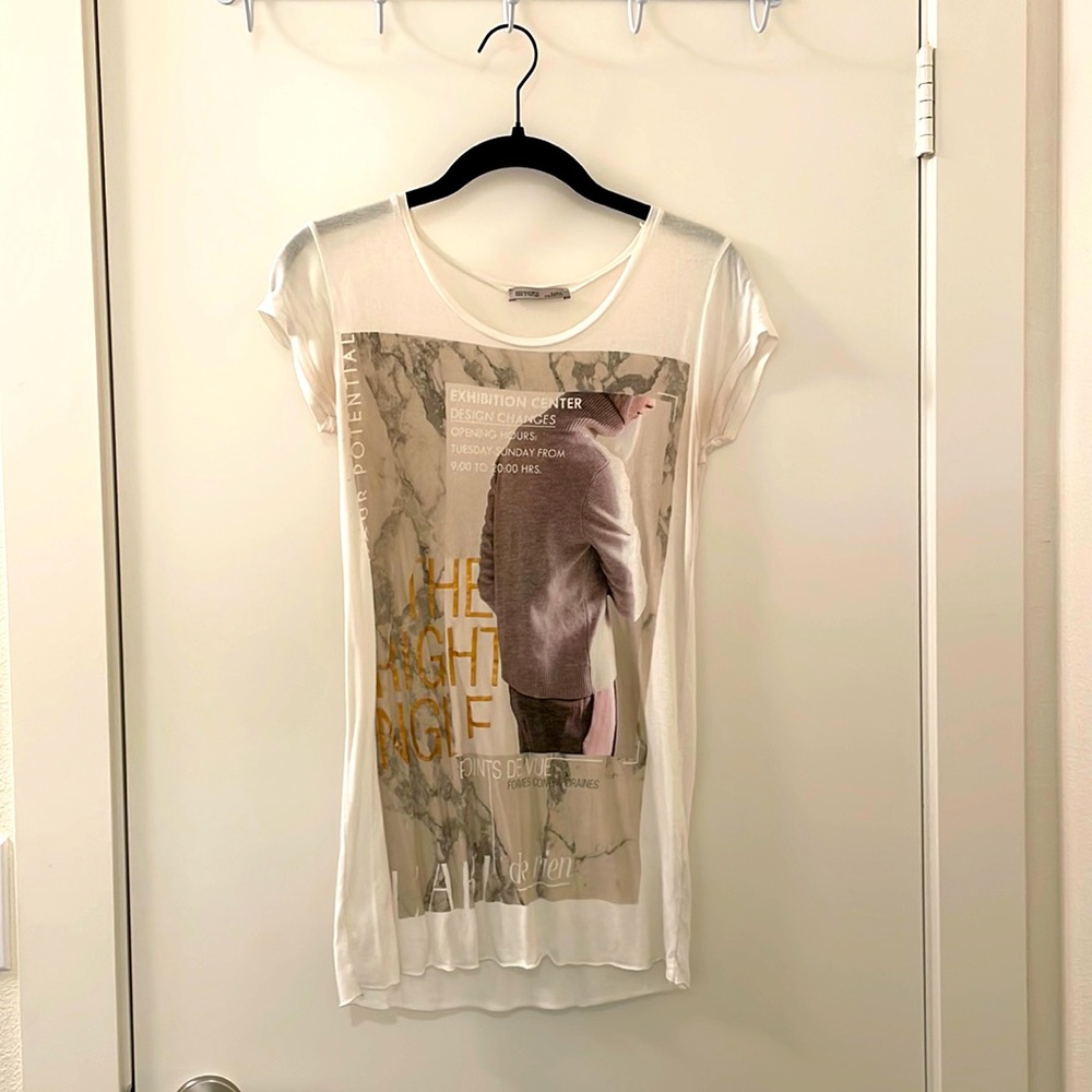 Zara graphic t shirt, unique and trendy design, fitted